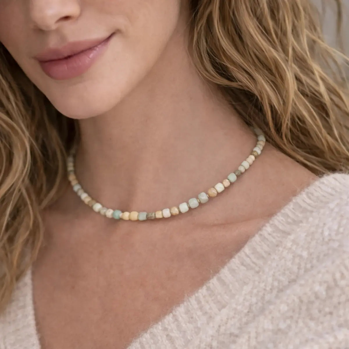 Amazonit ve akik doğal taş detaylı, 925 ayar gümüş zarif el yapımı kolye