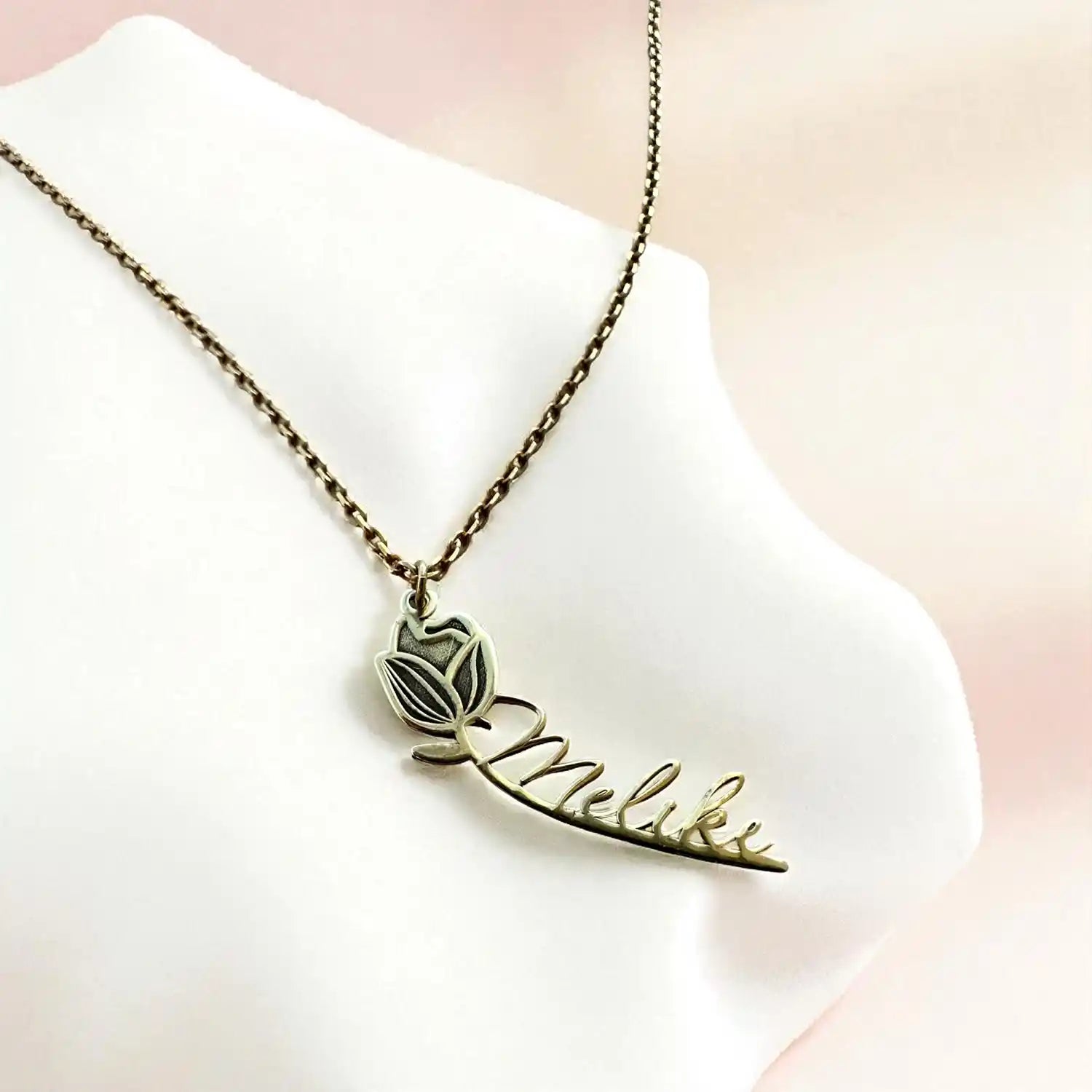 gümüş isimli kolye