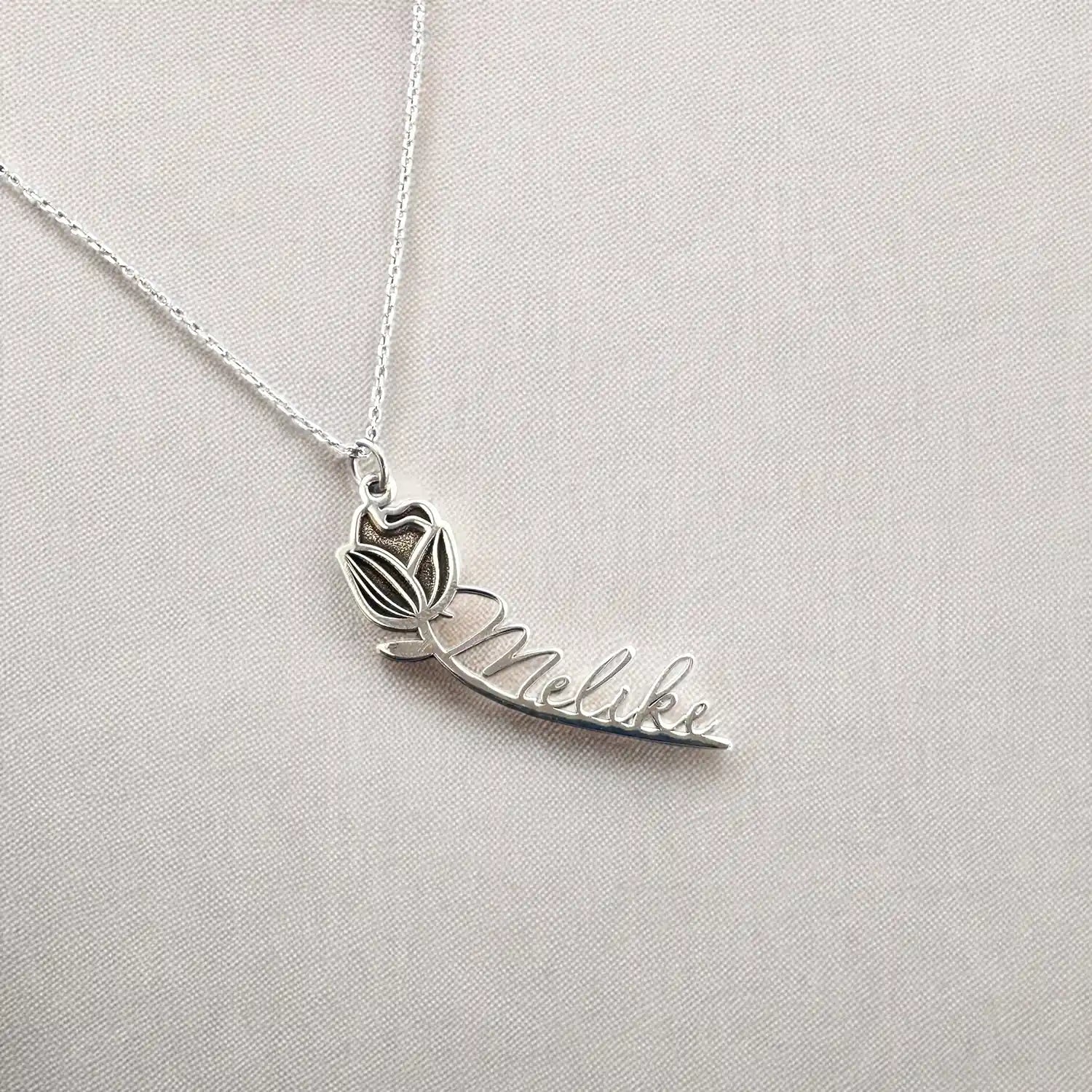 925 Ayar Gümüş Kişiye Özel İsimli Gül Kolye