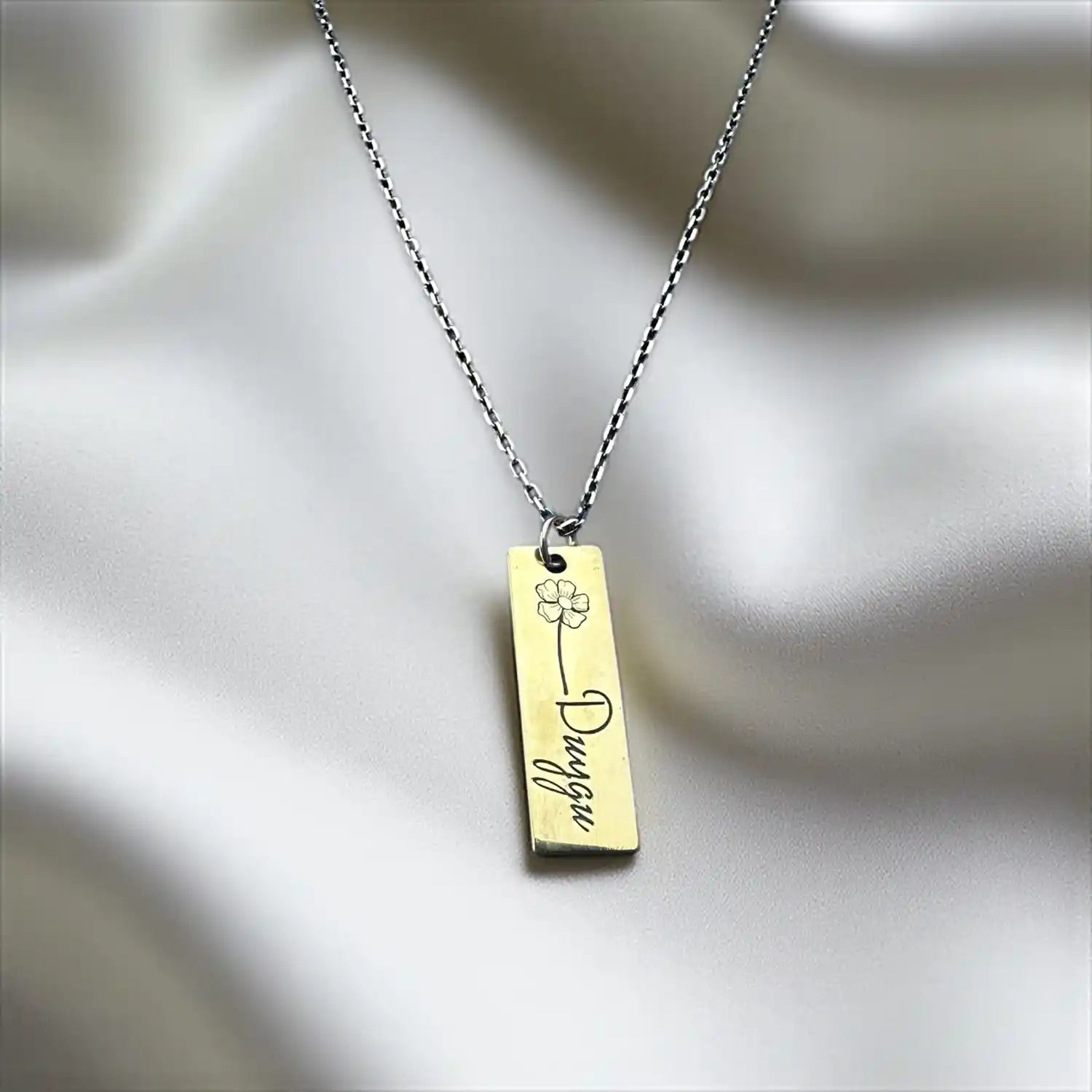 gümüş isimli kolye