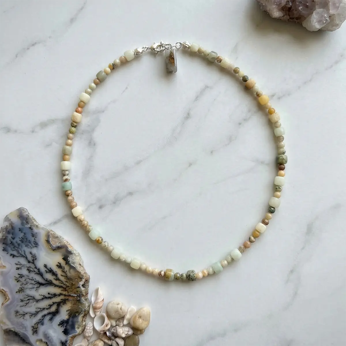 Yeşil doğal taş tonlarında amazonit ve akik taşlı, 925 ayar gümüş el yapımı kolye