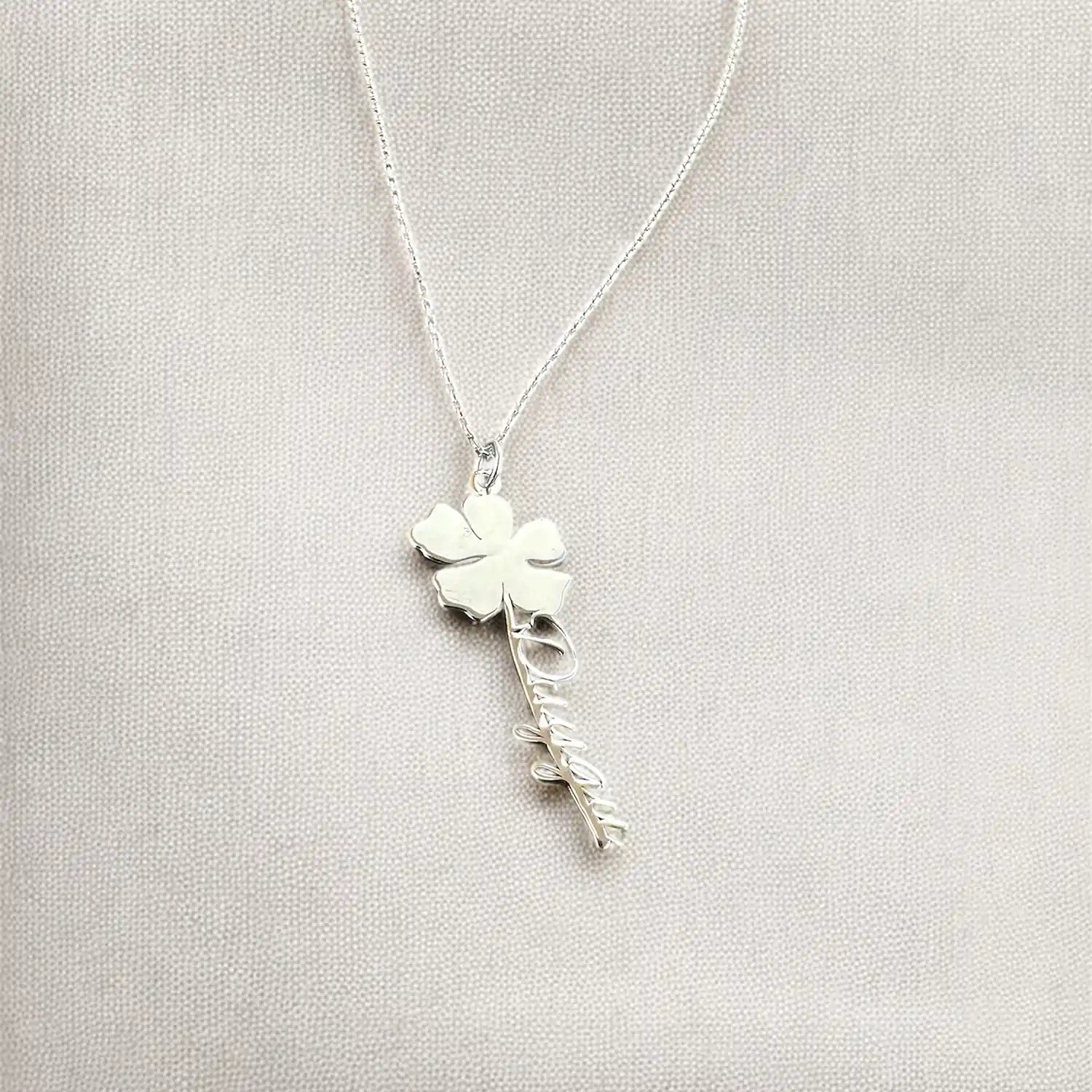 isimli gümüs kolye